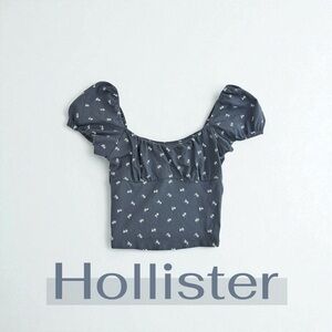 Hollister Blue Floral Ruffled Cap Sleeve Crop Top women’s size XS flower pattern